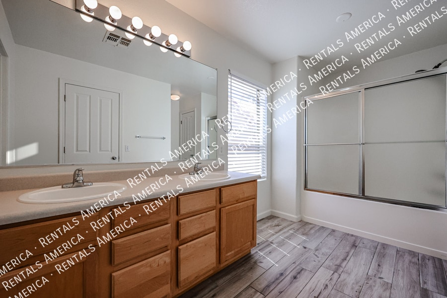 Building Photo - 6671 S Danielson Way