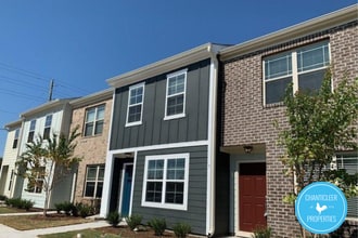 Building Photo - 1 Belhaven Dr