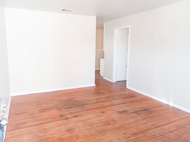 Building Photo - $0 First Month's Rent / $0 Deposit at Move-in