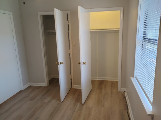 Building Photo - 1511 Medland Rd NW