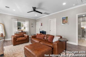 Building Photo - 810 Dakota St