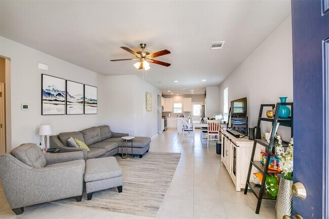 Primary Photo - 257 Syrah Ct