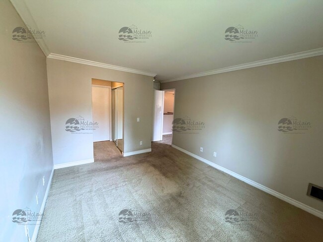Building Photo - Second Story 2 Bd/2Ba Townhouse in San Marcos