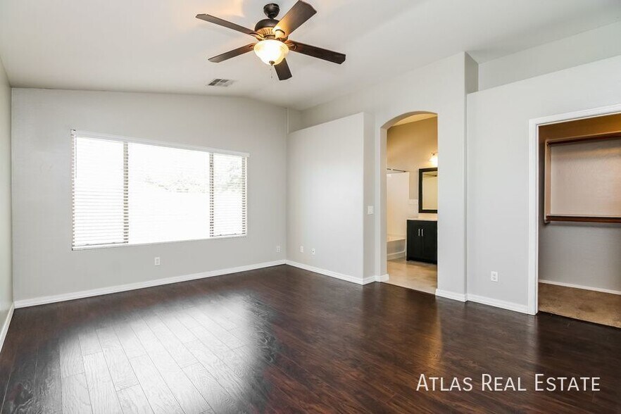 Building Photo - 1134 W Fruit Tree Ln