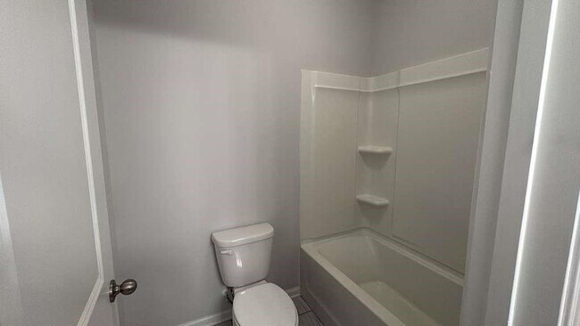 Building Photo - 4599 Silver Oak Dr SW