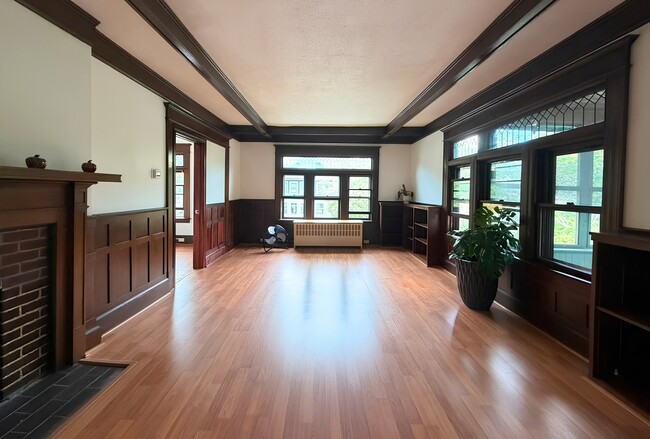 Building Photo - 62 Firglade Ave