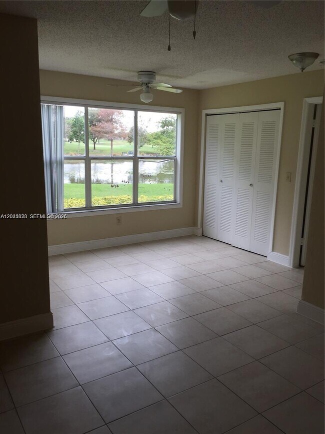 Building Photo - 12870 Vista Isles Dr