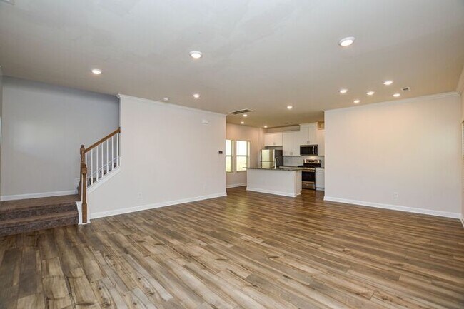 Building Photo - Like New All Brick Home in Mint Hill!