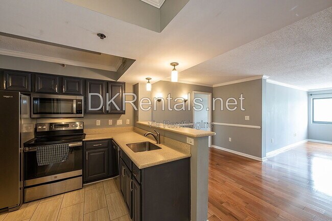 Building Photo - 795 Hammond Dr NE