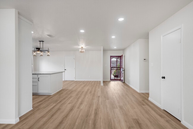 Building Photo - 4055 Draco Dr