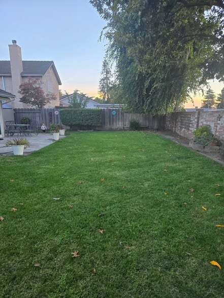 Building Photo - 6225 Colony Park Dr