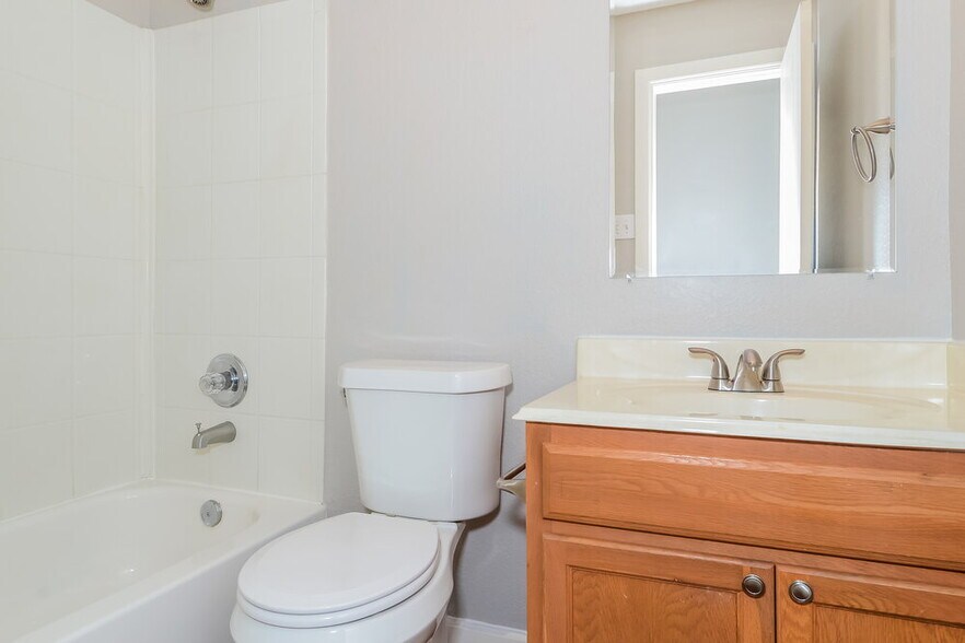 Building Photo - 7719 Balsam Crossing Ln