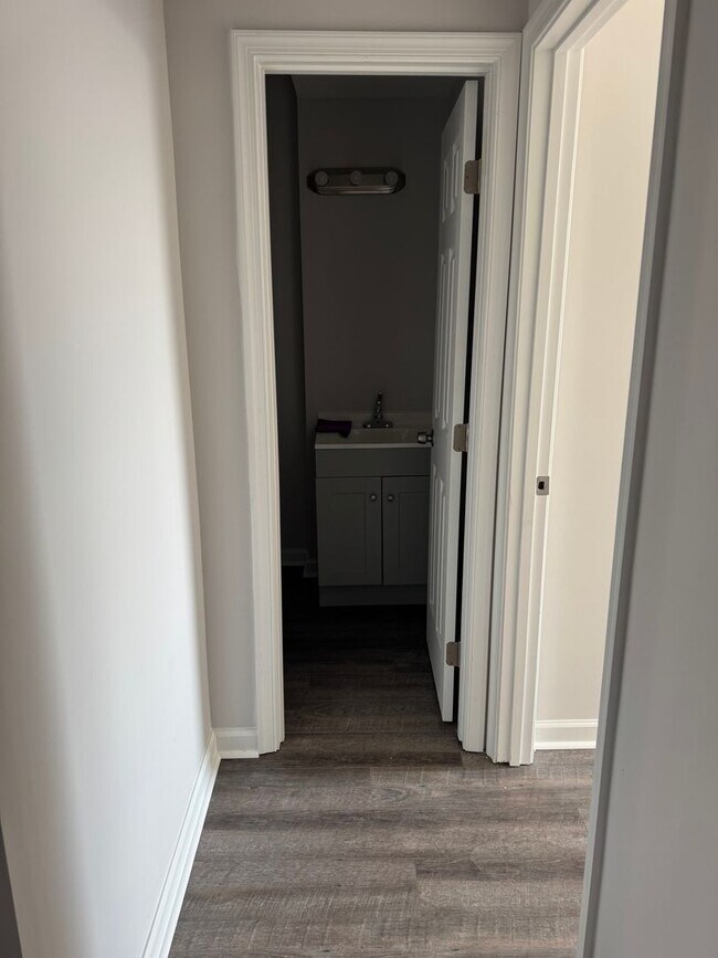 Building Photo - Beautifully fully renovated home now available for rent