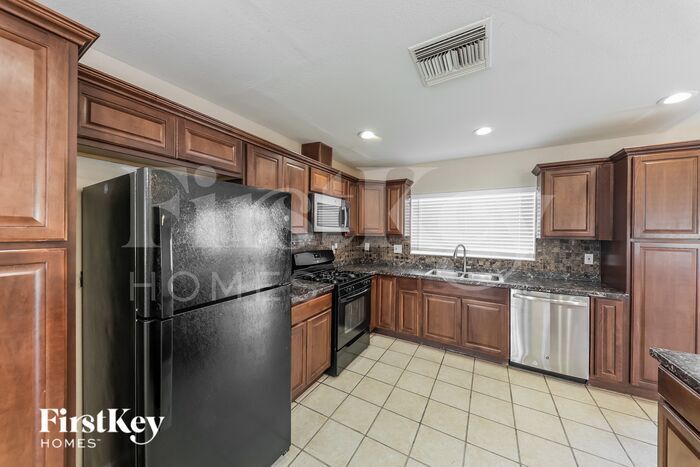 Building Photo - 11740 N 80th Dr