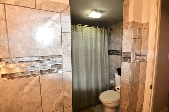 Building Photo - First Floor Condo in Norfolk