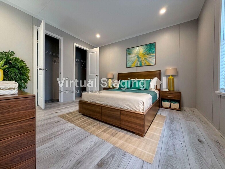 Building Photo - 709 N Collins Fwy