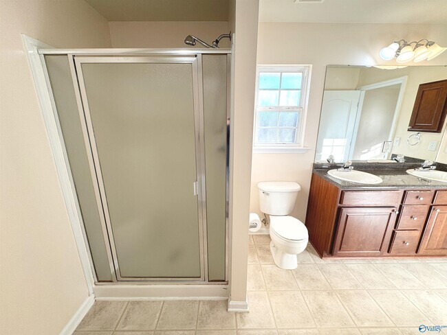 Building Photo - 101 Forest Glade Dr