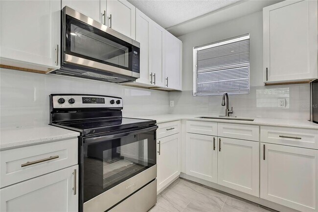 Building Photo - 10986 W Tidewater Cir