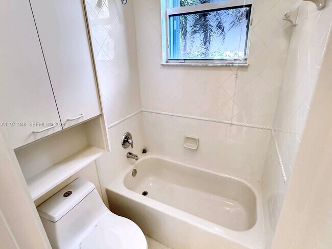 Building Photo - 5028 SW 170th Ave