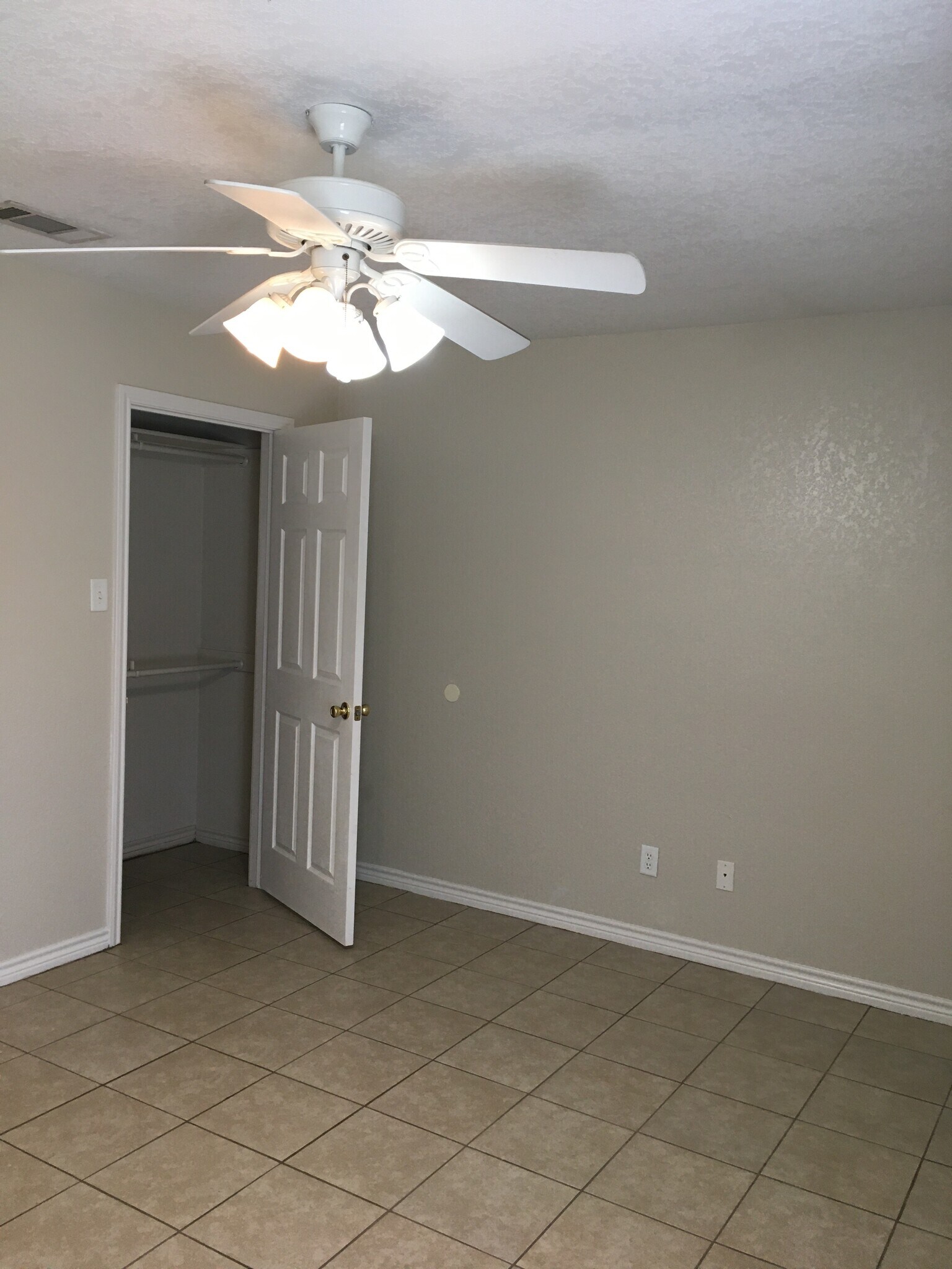 Building Photo - 130 Satch Dr