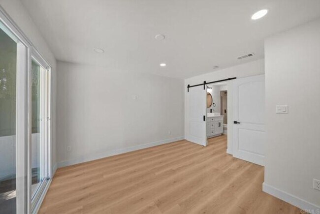 Building Photo - 2333 Ridgeview Drive