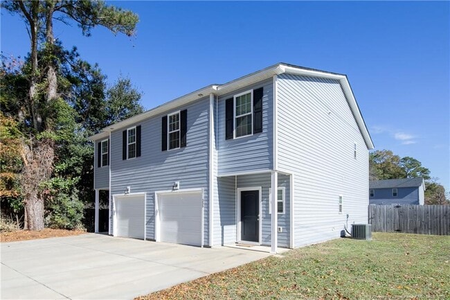 Building Photo - 393 Hicks Ave