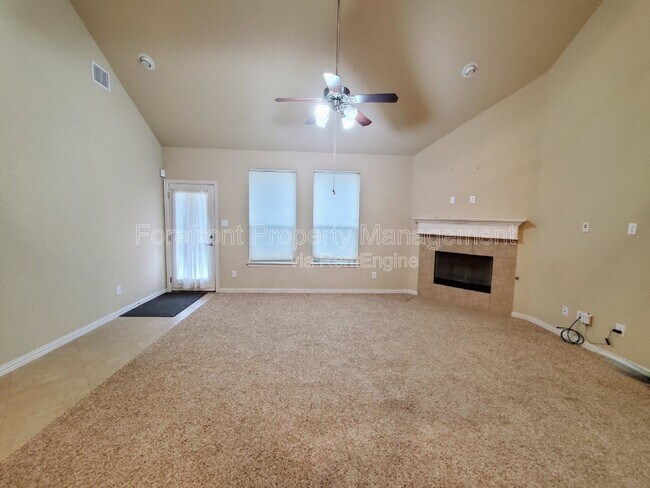 Building Photo - 11927 Jasmine Way