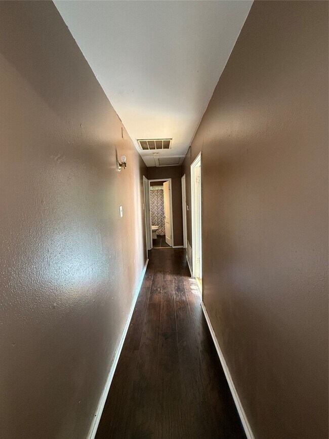 Building Photo - 5215 Bellfort Ave