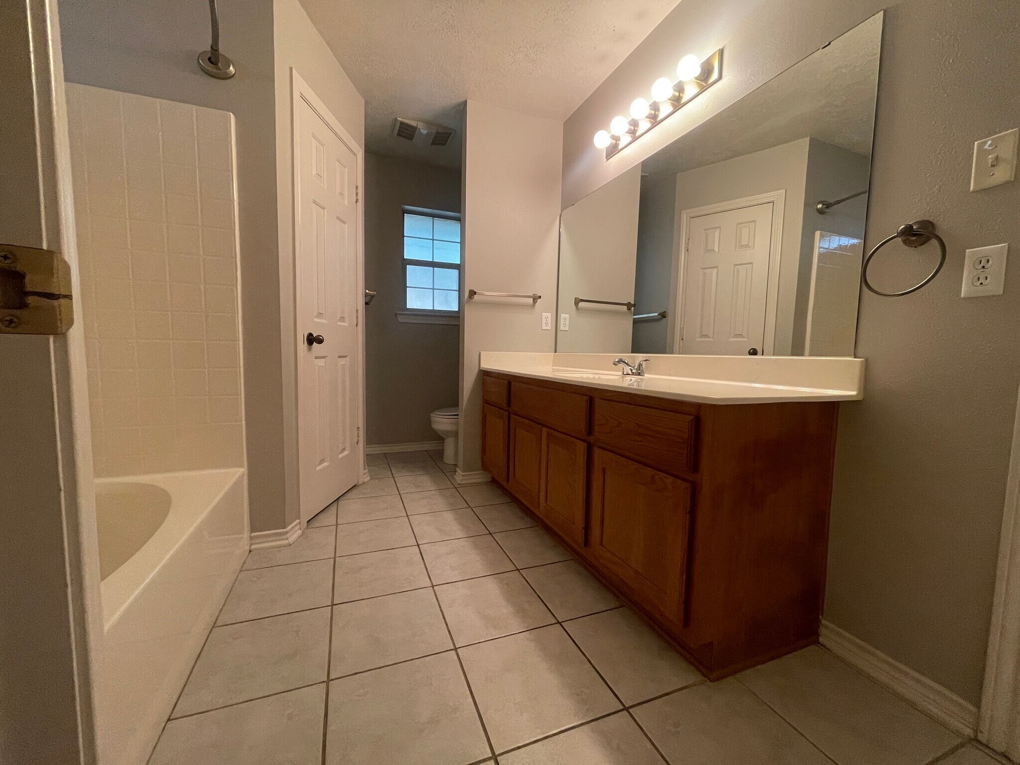 Master Bathroom - 1412 Kernstown Ln