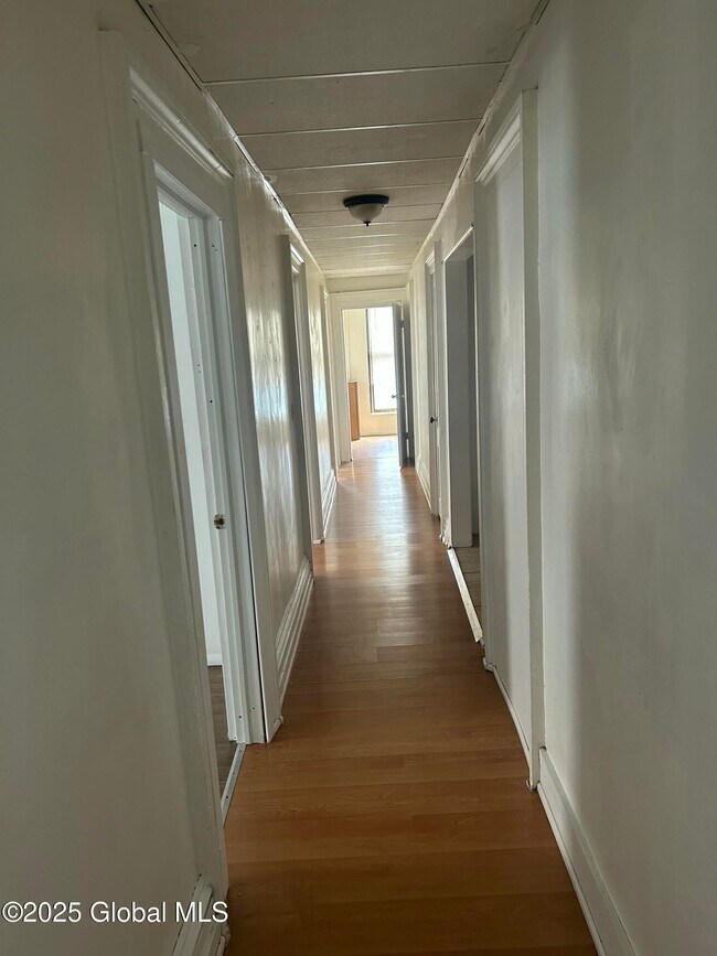 Building Photo - 300 Ontario St