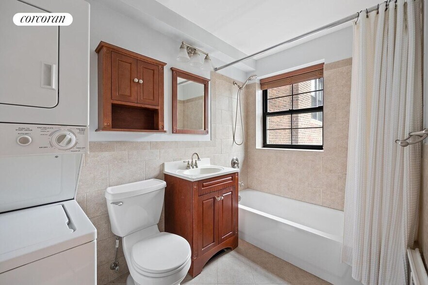 Building Photo - 39 Claver Pl