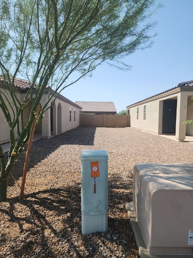 Building Photo - "Spacious 4-Bedroom Oasis in Casa Grande with 2 Full Baths – Your Perfect Home Awaits!"
