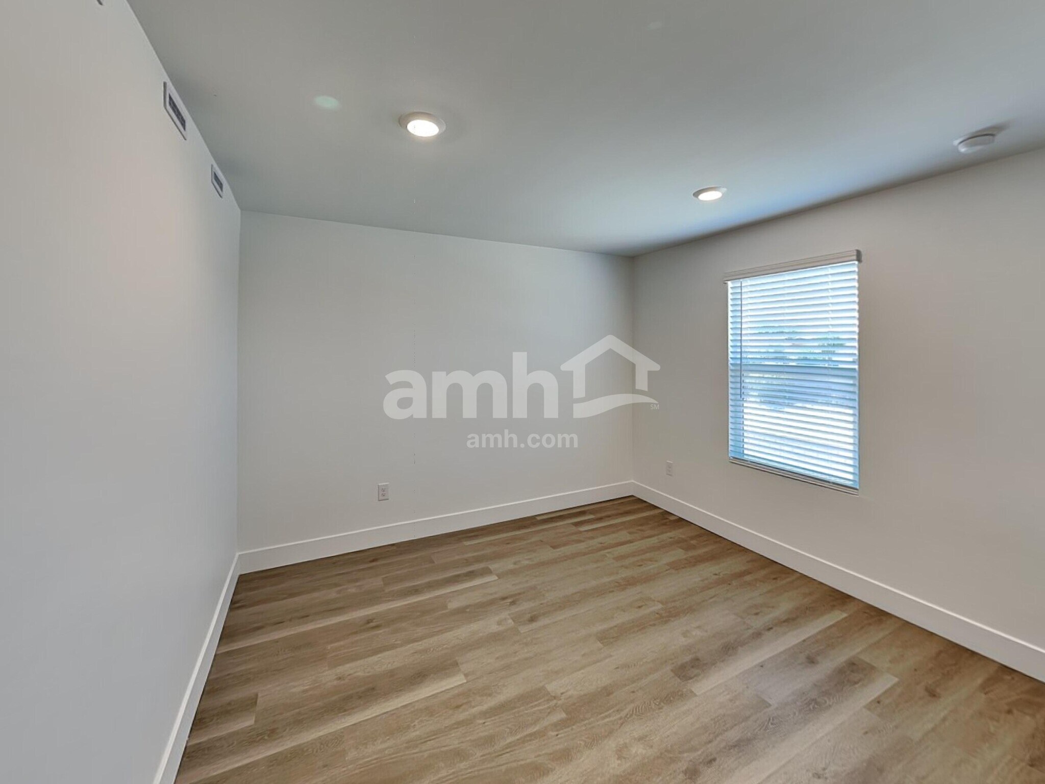Building Photo - 9527 E Friedel Dr
