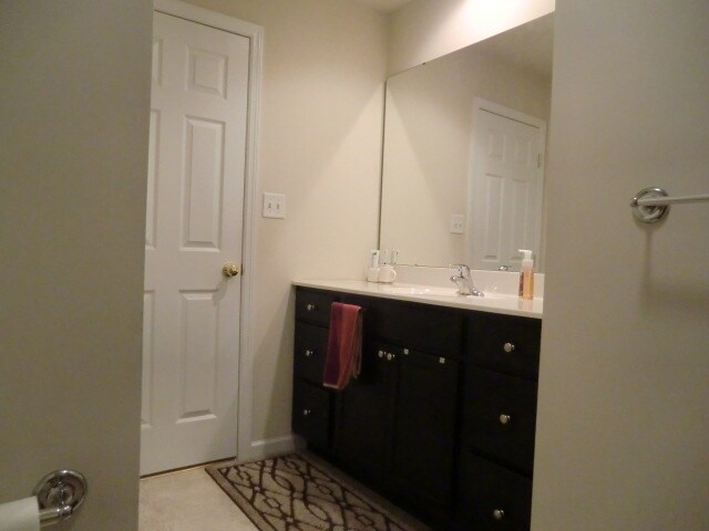 Building Photo - 2128 Red Fox Dr
