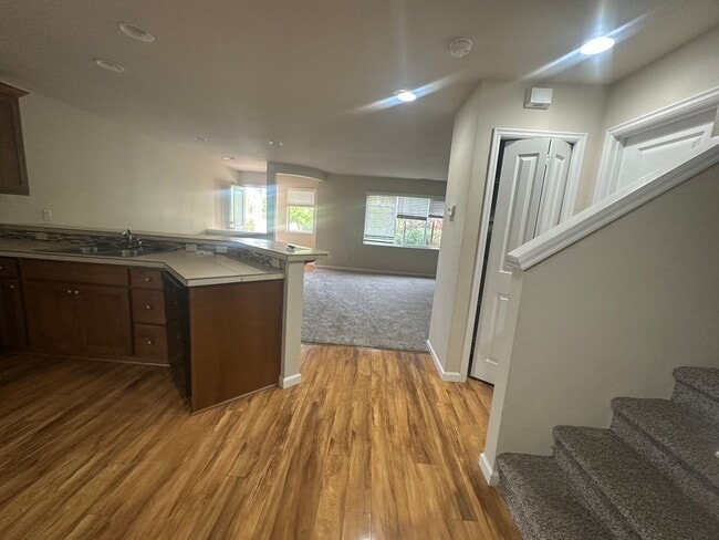 Building Photo - $500 off for first month rent