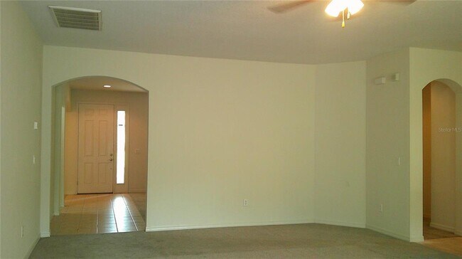 Building Photo - 609 Cedar Waxwing Dr