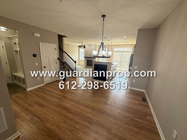Building Photo - Luxury Townhouse Available Now, Lower Family Room w/Walkout, Balcony, 4 Baths, Large Primary