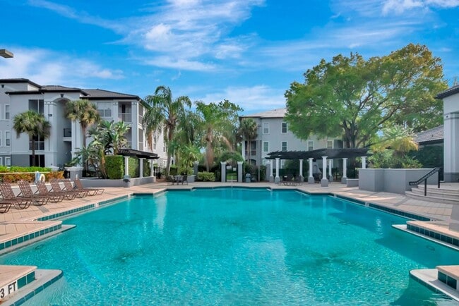 Building Photo - Remodeled and Upgraded -2nd Floor - 1 Bed 1 Bath Condo For Lease