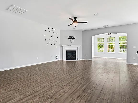 Building Photo - Expansive 6-Bedroom Home – 4300 Sq Ft in Arcadia