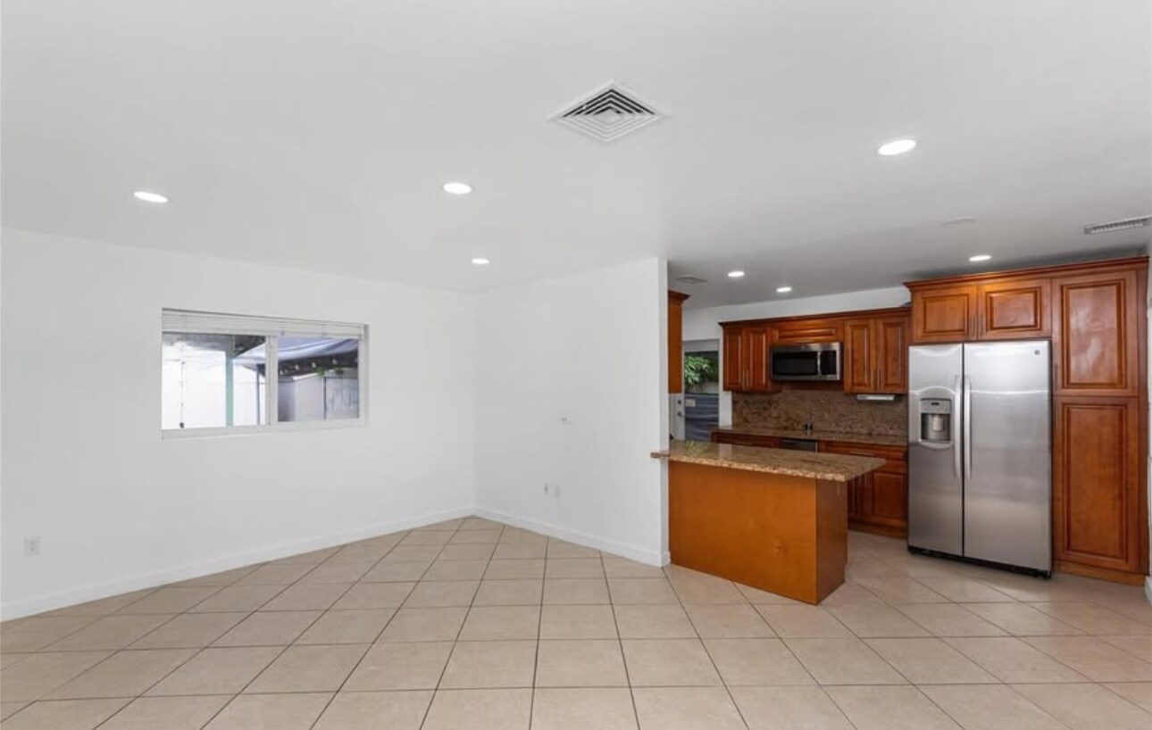 Building Photo - 251 NW 110th St