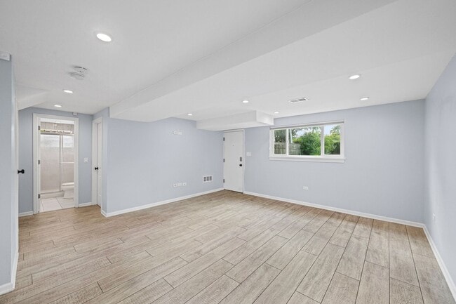 Building Photo - 230 Greenfield Dr