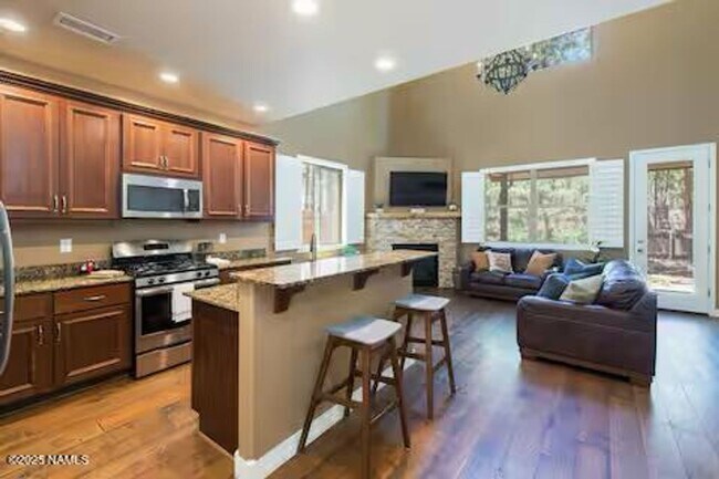 Building Photo - Elegant Presidio in the Pines Home! 5 Bed, 2.5 Bath + 2 Car Gar. & A/C! Students & Small Pets OK!...