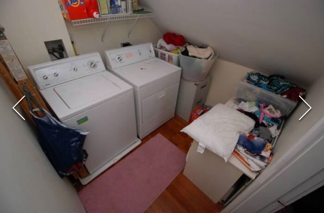 Building Photo - 18 University Ave