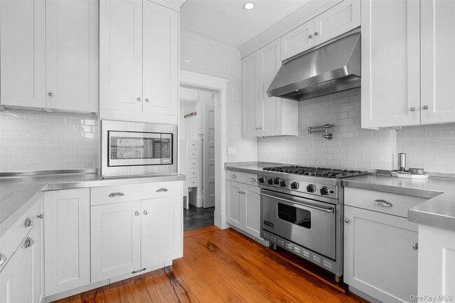 Building Photo - 5 Gerlach Pl