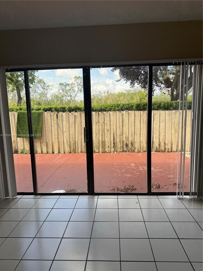 Building Photo - 3208 San Remo Cir