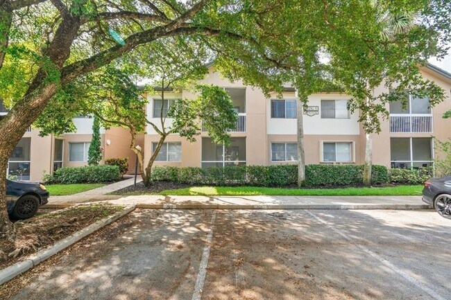 Building Photo - 9899 Westview Dr