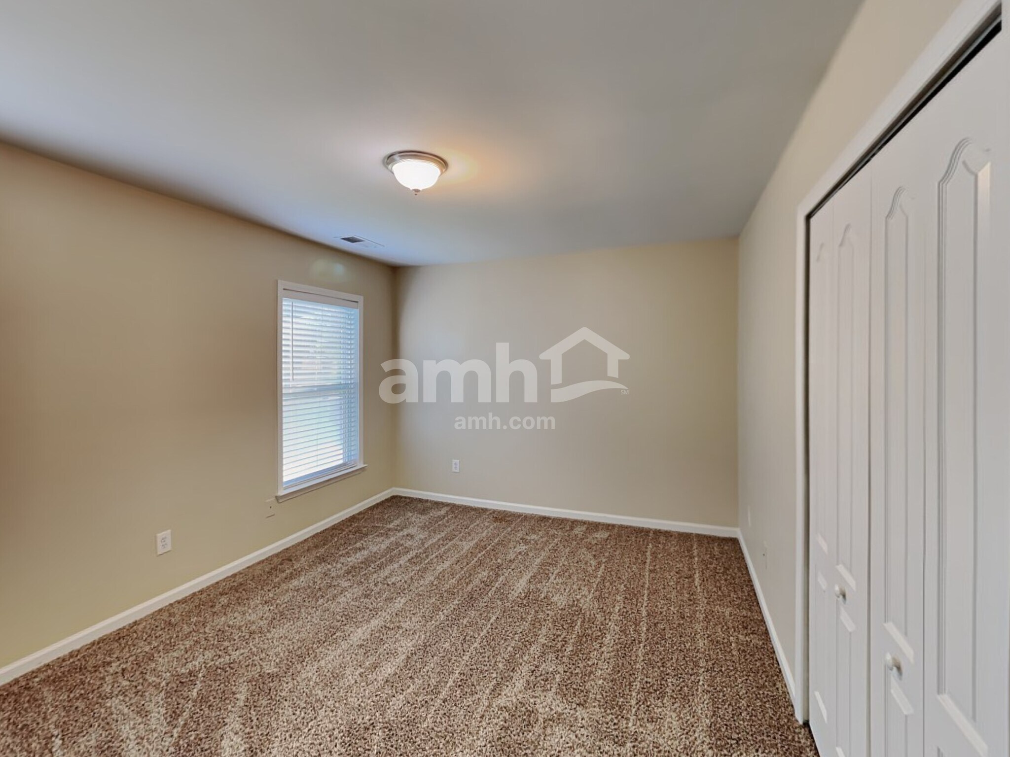 Building Photo - 111 Woodview Ct