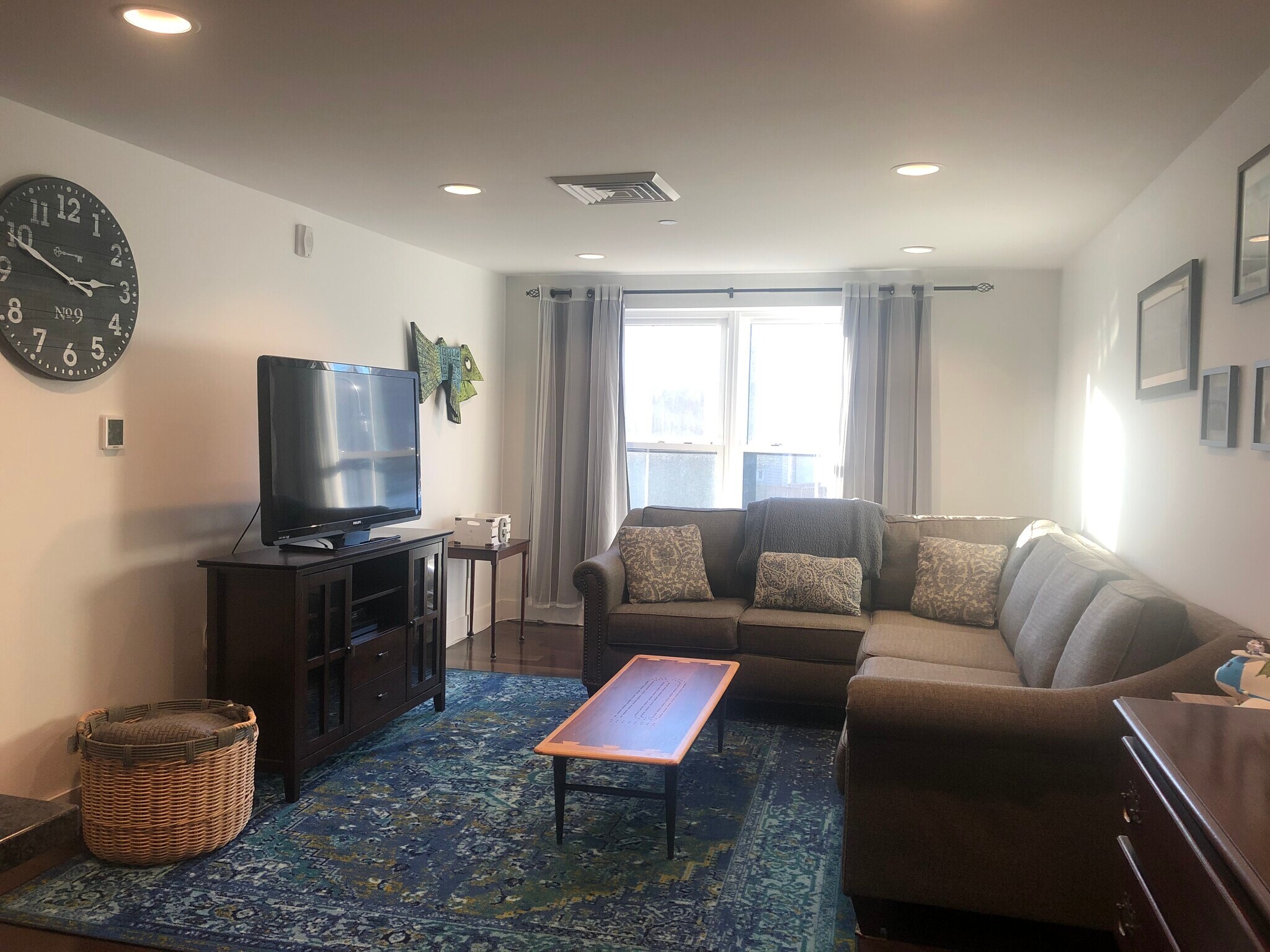 Building Photo - 25 High St