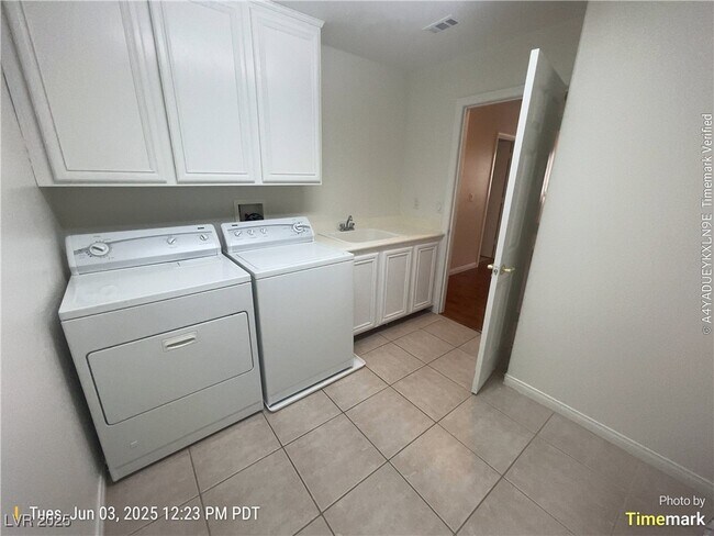Building Photo - 10959 Turlington Ln