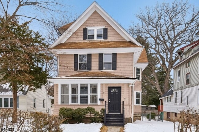 Building Photo - 99 Lincoln St